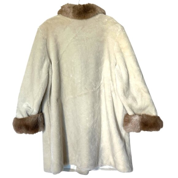 New Dennis Basso Ivory Beige Faux Fur Winter Coat - Made in USA - Picture 3 of 10